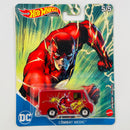 2021 Hot Wheels Premium Pop Culture DC Comics Flash Combat Medic rojo Llantas de Goma RR base ZAMAC