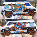 2021 Hot Wheels HW Space Jam Looney Tunes 70s Van blanco PR5