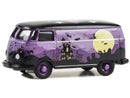 2025 Greenlight Hobby Exclusive Halloween Volkswagen Type 2 Panel Van morado Llantas de Goma