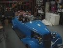1997 Hot Wheels Action Pack Home Improvement Mejorando la Casa Diorama Set - 33 Ford Convertible, Dixie Chopper