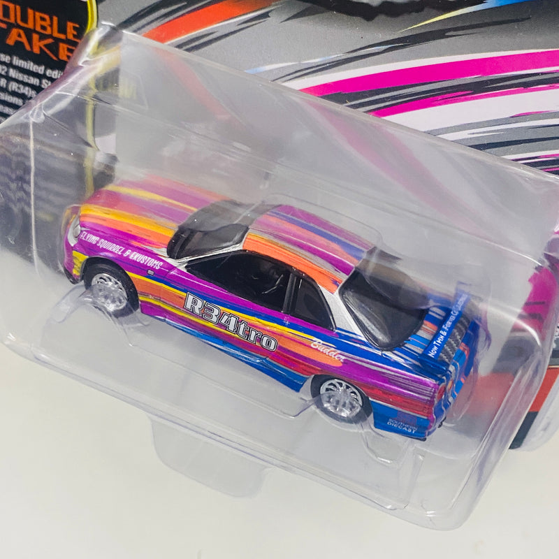 2024 Johnny Lightning Limited Edition 1/2,496 CS Customs Double Take 2002 Nissan Skyline GT-R R34 multicolor Llantas de Goma