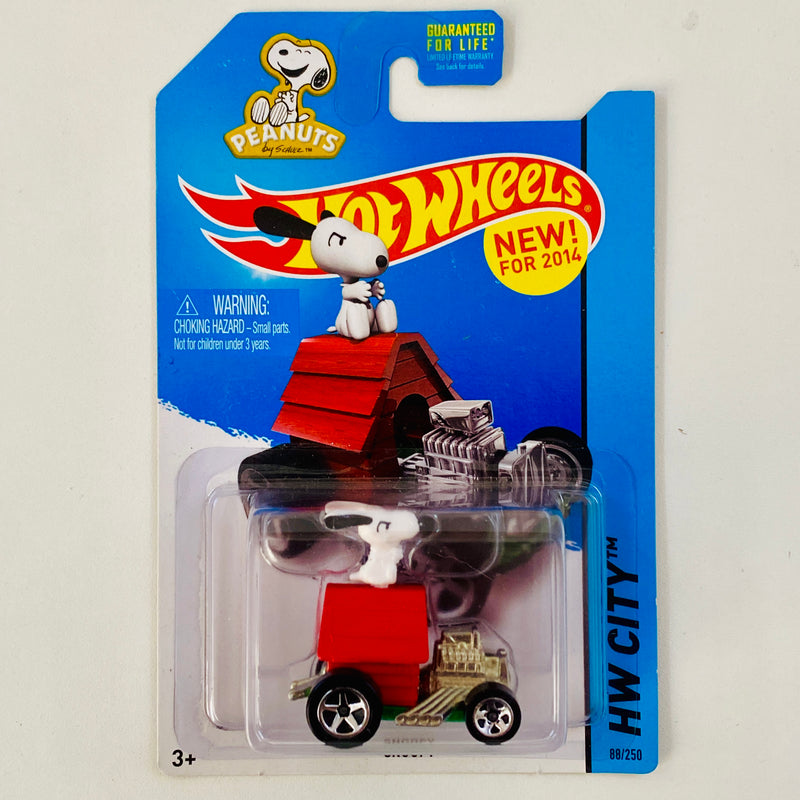 2014 Hot Wheels Peanuts HW City Snoopy rojo 5SP Primera Edición