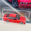 2023 Hot Wheels Premium Car Culture Canyon Warriors 01 BMW M5 rojo Llantas de Goma RR