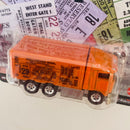 2024 Hot Wheels Premium Pop Culture The Beatles Hiway Hauler 70s COE Kenworth naranja Llantas de Goma RR base ZAMAC
