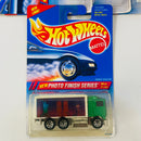 1995 Hot Wheels Photo Finish Series Colección Set de 4 - Ford Aerostar, Flyin Aces Blimp, Peterbilt Tank Truck, Hiway Hauler