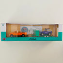 2024 M2 Machines Coca Cola Auto-Haulers Limited Edition 1/7,250 1969 Ford F-100 Ranger 4x4 y 1966 Ford Bronco con Llantas de Goma - Detalle en Urna