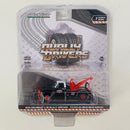 2021 Greenlight Limited Edition Dually Drivers 1970 Chevrolet C-30 Dually Wrecker - Texaco 24 Hour Road Service negro Llantas de Goma