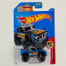 2016 Hot Wheels HW Daredevils Custom Ford Bronco celeste con flamas 6SP