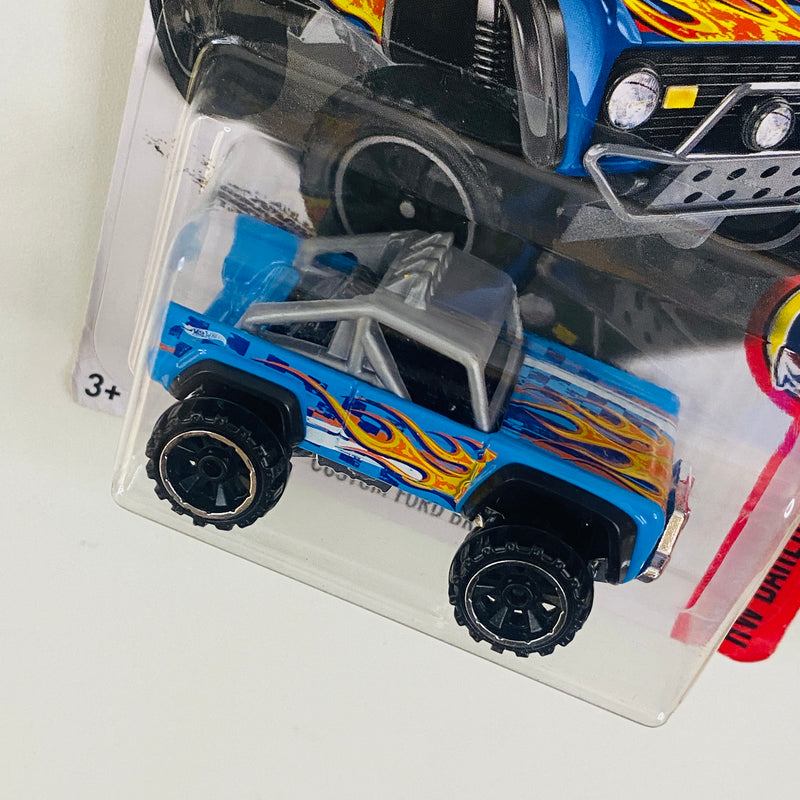 2016 Hot Wheels HW Daredevils Custom Ford Bronco celeste con flamas 6SP