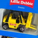 1997 Hot Wheels Collector Edition McKee's Little Debbie Exclusive Series II 3 Pack Set de 3 - CAT Forklift, Jeep CJ, Kenworth Thunder Roller