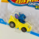 2025 Hot Wheels RacerVerse Disney Lilo y Stitch amarillo RVD Base Metal