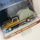 2021 Greenlight Limited Edition The Great Outdoors Series 1 1984 GMC Sierra Classic marrón Llantas de Goma con Accesorios de Camping