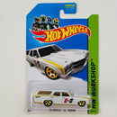 2014 Hot Wheels HW Workshop Chevrolet 70 Chevelle SS Wagon blanco 5SP
