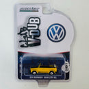 2023 Greenlight Limited Edition Club V-Dub Limited Edition 1974 Volkswagen Safari Type 181 amarillo Llantas de Goma