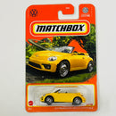 2024 Matchbox MBX Road Trip 2019 Volkswagen Beetle Convertible amarillo metálico - Detalle Piocha