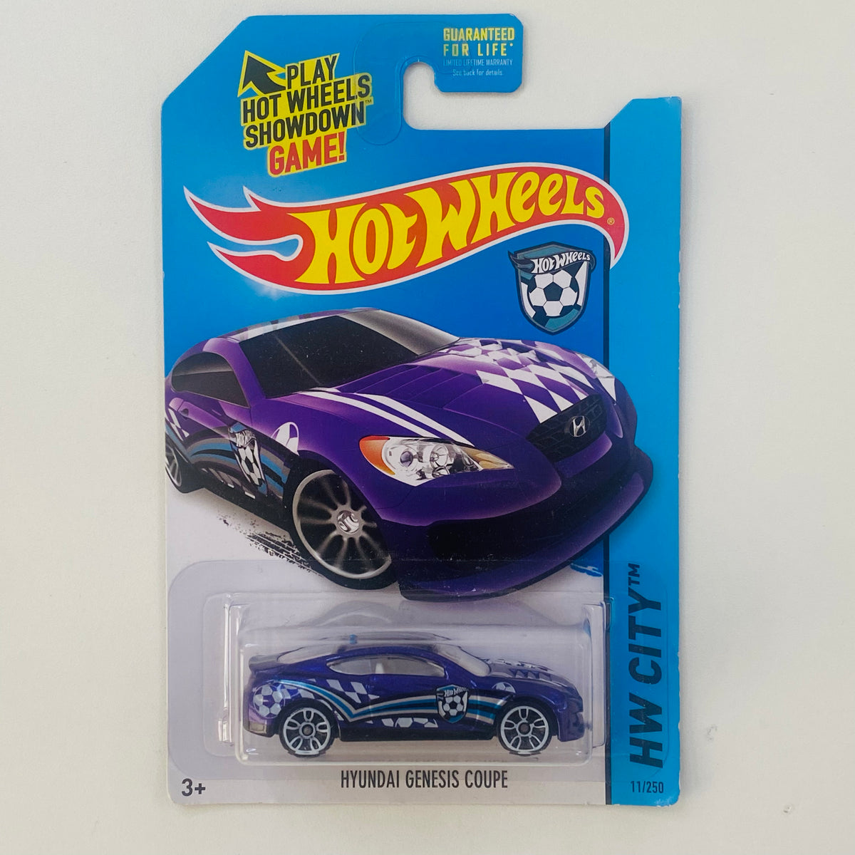 2014 Hot Wheels HW City Hyundai Genesis Coupe morado metalico J5