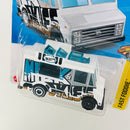 2024 Hot Wheels Let's Race NETFLIX Quick Bite blanco AD