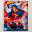 2021 Hot Wheels Premium Pop Culture DC Comics Superman 88 Mercedes Benz Unimog U1300 rojo con azul Llantas de Goma RR base ZAMAC