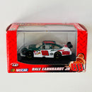 2009 Hasbro Winners Circle NASCAR 1:87 Dale Earnhardt Jr 88 AMP Energy Mountain Dew Chevrolet Impala SS verde con blanco Llantas Goodyear