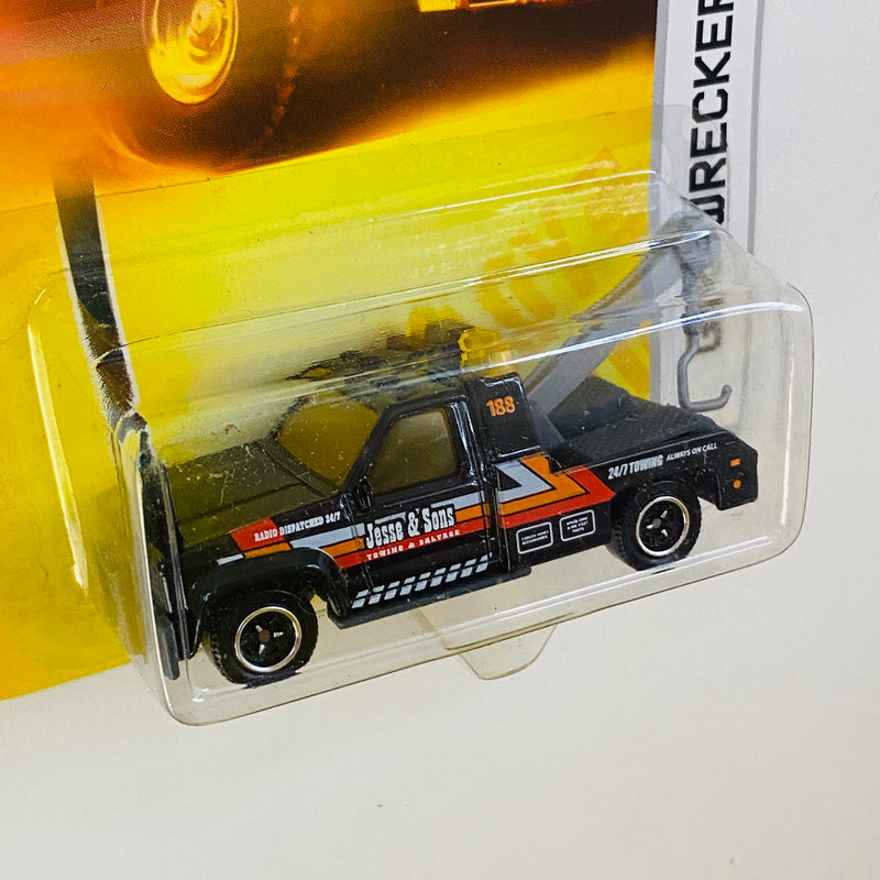 2008 Matchbox City Action GMC Wrecker 51 negro