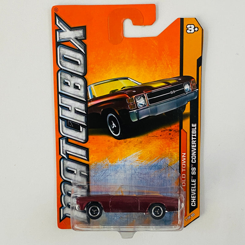 2012 Matchbox MBX Old Town Chevrolet Chevelle SS Convertible marrón metálico - Detalle Burbuja