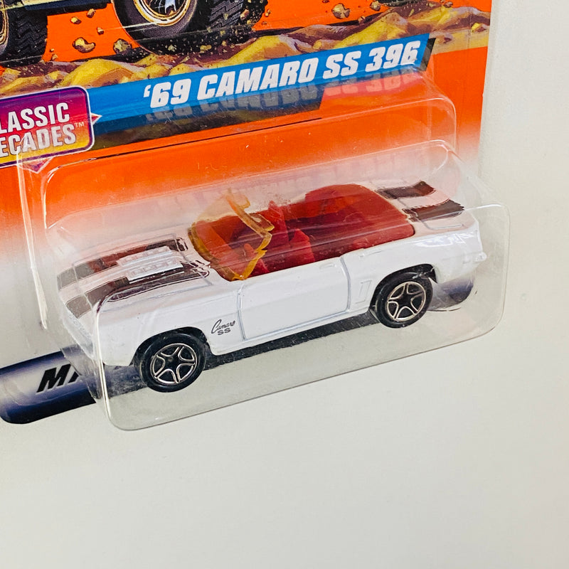 1998 Matchbox Classic Decades 69 Camaro SS 396 33 blanco