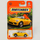 2024 Matchbox MBX Road Trip 2019 Volkswagen Beetle Convertible amarillo metálico