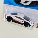 2025 Hot Wheels Safari Mode Lamborghini Huracan Sterrato blanco TRAP5