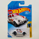 2018 Hot Wheels Checkmate Volkswagen Beetle blanco OH5 base ZAMAC