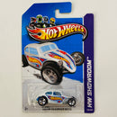 2012 Matchbox HW Showroom Custom Volkswagen Beetle blanco 5SP base ZAMAC
