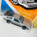 2011 Hot Wheels New Models Back To The Future Time Machine DeLorean DMC-12 Volver Al Futuro plata metálico 10SP Primera Edición