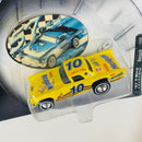2002 Hot Wheels Racing NASCAR Scott Riggs 10 Nesquik 57 T-Bird Ford amarillo Llantas de Goma RR incluye Sticker