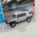 2022 Johnny Lightning Classic Gold Limited Edition 2007 Toyota FJ Cruiser plata Llantas de Goma y Levanta Capó