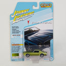 2021 Johnny Lightning Classic Gold Limited Edition 1/9,454 1972 Pontiac Firebird Formula verde metálico Llantas de Goma y Levanta Capó