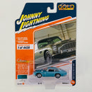 2022 Johnny Lightning Classic Gold Limited Edition 1/4,428 1966 Aston Martin DBS celeste Llantas de Goma