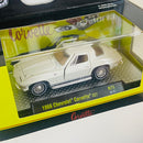 2024 M2 Machines Limited Edition 1/9,000 1966 Chevrolet Corvette 327 R75 blanco Llantas de Goma