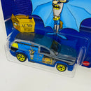 2023 Hot Wheels Warner Bros 100th Anniversary Looney Tunes Colección Set de 5 - Custom 77 Dodge Van, Fandango, Midnight Otto 1932 Ford Sedan, 40 Ford Coupe, The Mystery Machine