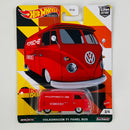 2021 Hot Wheels Premium Car Culture Deutschland Design Porsche Renndienst Volkswagen T1 Panel Bus rojo Llantas de Goma RR base ZAMAC