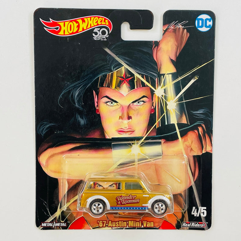 2018 Hot Wheels Premium Pop Culture Alex Ross DC Heroes Wonder Woman Mujer Maravilla 67 Austin Mini Van dorado metálico Llantas de Goma RR base ZAMAC