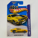 2013 Hot Wheels HW Showroom 08 Dodge Challenger SRT8 amarillo OH5