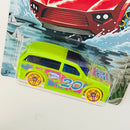 2020 Hot Wheels Walmart Exclusive Spring Series Boom Box Cadillac Escalade verde PR5