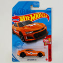 2021 Hot Wheels Then and Now 2017 Camaro ZL1 naranja PR5