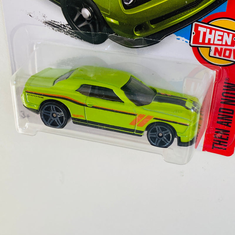 2016 Hot Wheels HW Workshop 15 Dodge Challenger SRT verde PR5