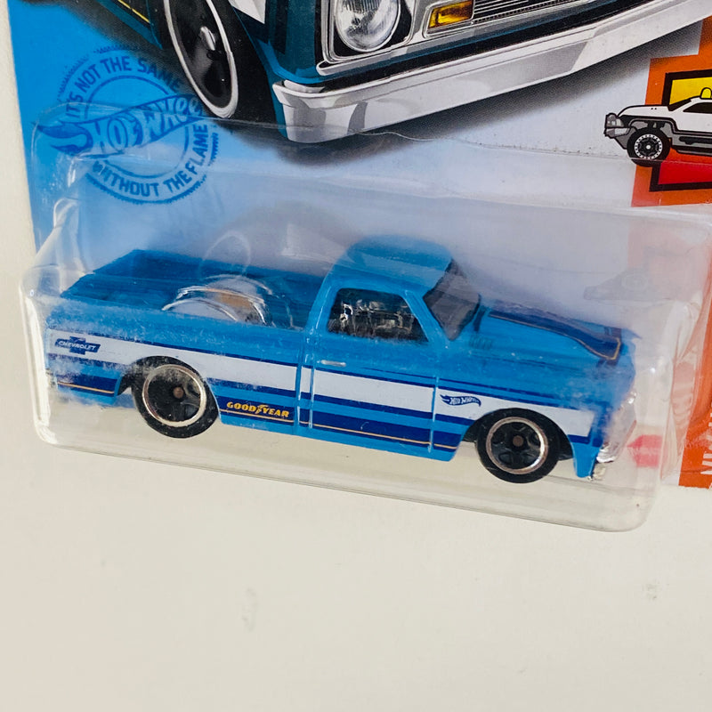 2021 Hot Wheels HW Hot Trucks 67 Chevy C10 celeste 5SP