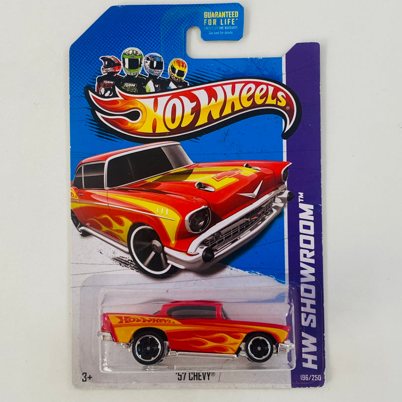 2013 Hot Wheels HW Showroom 57 Chevy rojo con flamas 5SP