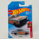 2018 Hot Wheels HW Flames 55 Chevy gris con flamas MC5