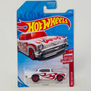 2019 Hot Wheels Target Exclusive Red Edition 57 Chevy blanco con flamas 5SP - Detalle Burbuja