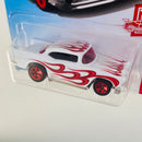 2019 Hot Wheels Target Exclusive Red Edition 57 Chevy blanco con flamas 5SP - Detalle Burbuja