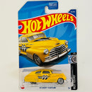 2022 Hot Wheels Rod Squad MOONEYES 47 Chevy Fleetline amarillo LW