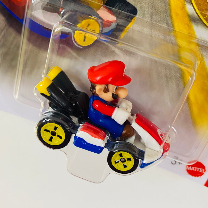 2021 Hot Wheels Mario Kart Mario Standard Kart rojo MK